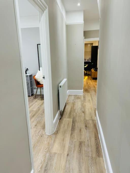10 Min From Stratford Shopping Centre, Garden! Apartament *