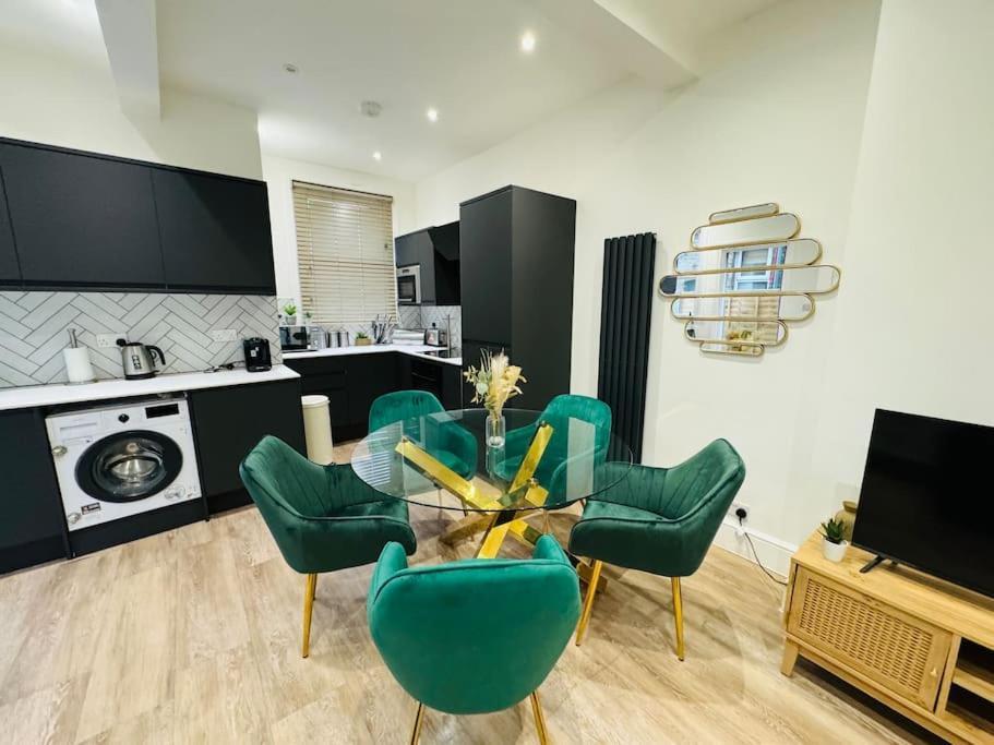 10 Min From Stratford Shopping Centre, Garden! Apartament